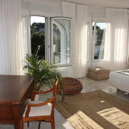 Villa Beautiful With Pool, Barbecue, And Garden *