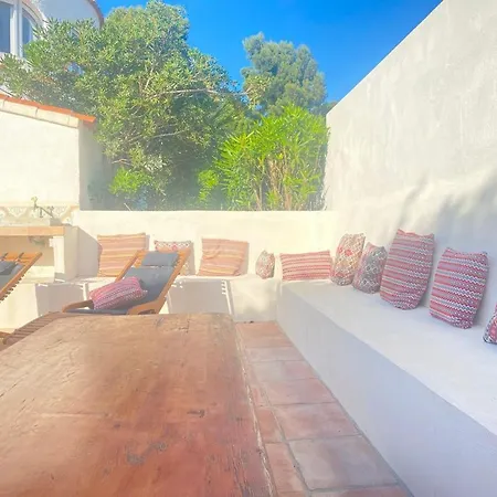 Villa Beautiful With Pool, Barbecue, And Garden *