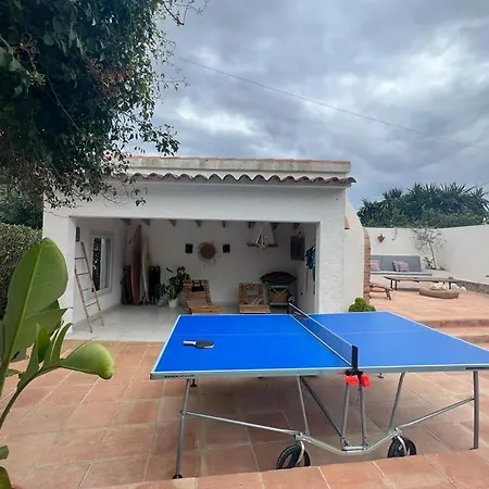 Villa Beautiful With Pool, Barbecue, And Garden