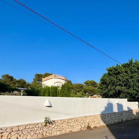 Beautiful With Pool, Barbecue, And Garden Villa